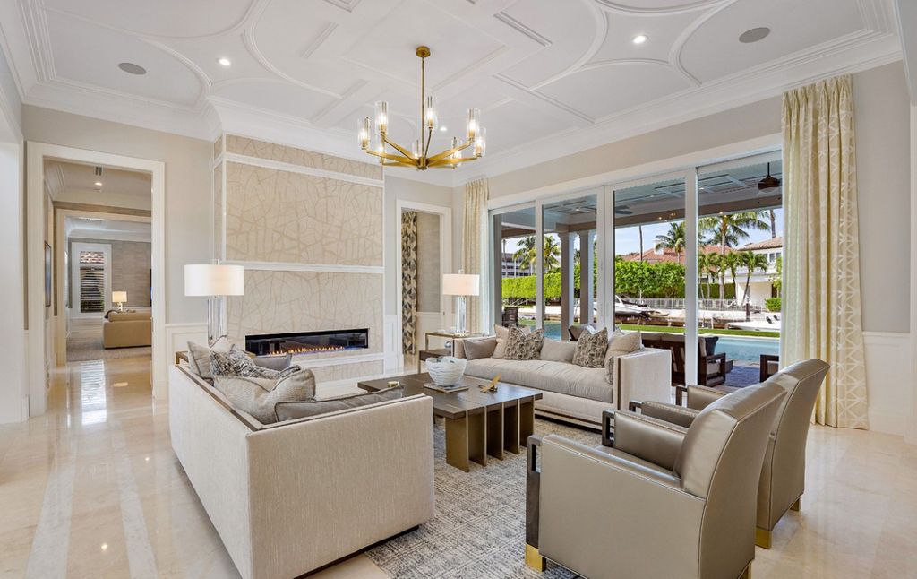 This Magnificent Home in Florida was executed by prestigious Wietsma Lippolis Construction. This home has lavish finishes, attention to detail, and outstanding craftsmanship