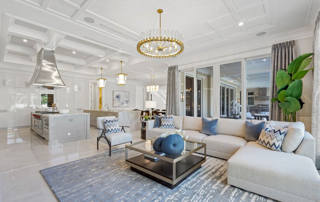 This Magnificent Home in Florida was executed by prestigious Wietsma Lippolis Construction. This home has lavish finishes, attention to detail, and outstanding craftsmanship
