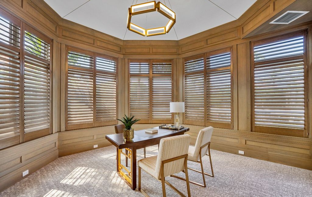 This Magnificent Home in Florida was executed by prestigious Wietsma Lippolis Construction. This home has lavish finishes, attention to detail, and outstanding craftsmanship