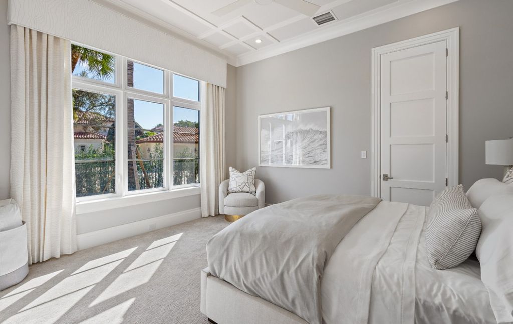 This Magnificent Home in Florida was executed by prestigious Wietsma Lippolis Construction. This home has lavish finishes, attention to detail, and outstanding craftsmanship