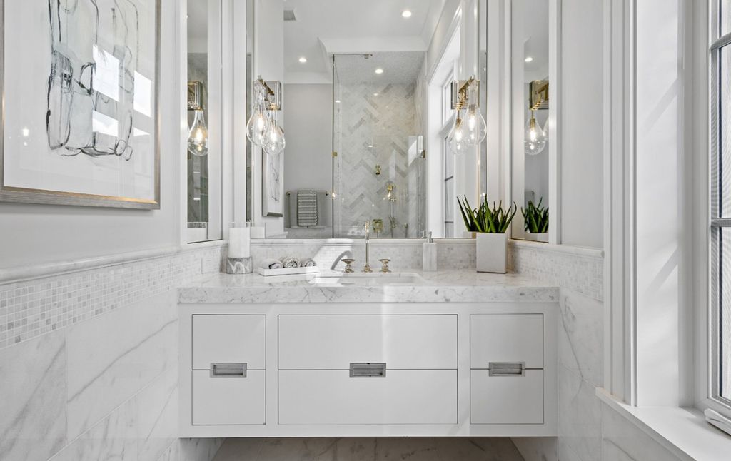 This Magnificent Home in Florida was executed by prestigious Wietsma Lippolis Construction. This home has lavish finishes, attention to detail, and outstanding craftsmanship
