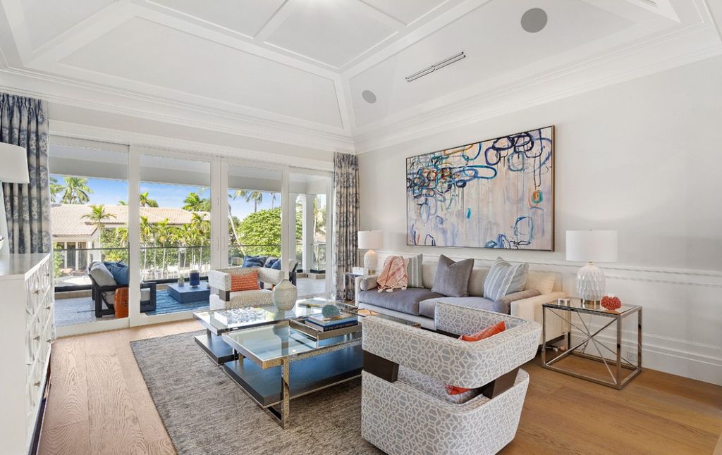 This Magnificent Home in Florida was executed by prestigious Wietsma Lippolis Construction. This home has lavish finishes, attention to detail, and outstanding craftsmanship