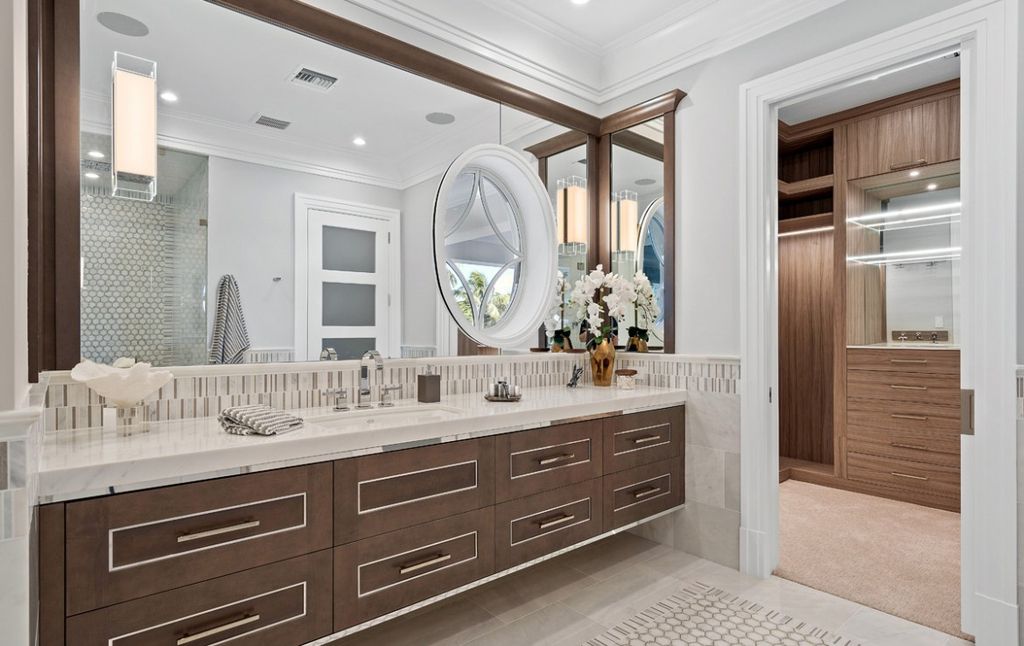 This Magnificent Home in Florida was executed by prestigious Wietsma Lippolis Construction. This home has lavish finishes, attention to detail, and outstanding craftsmanship