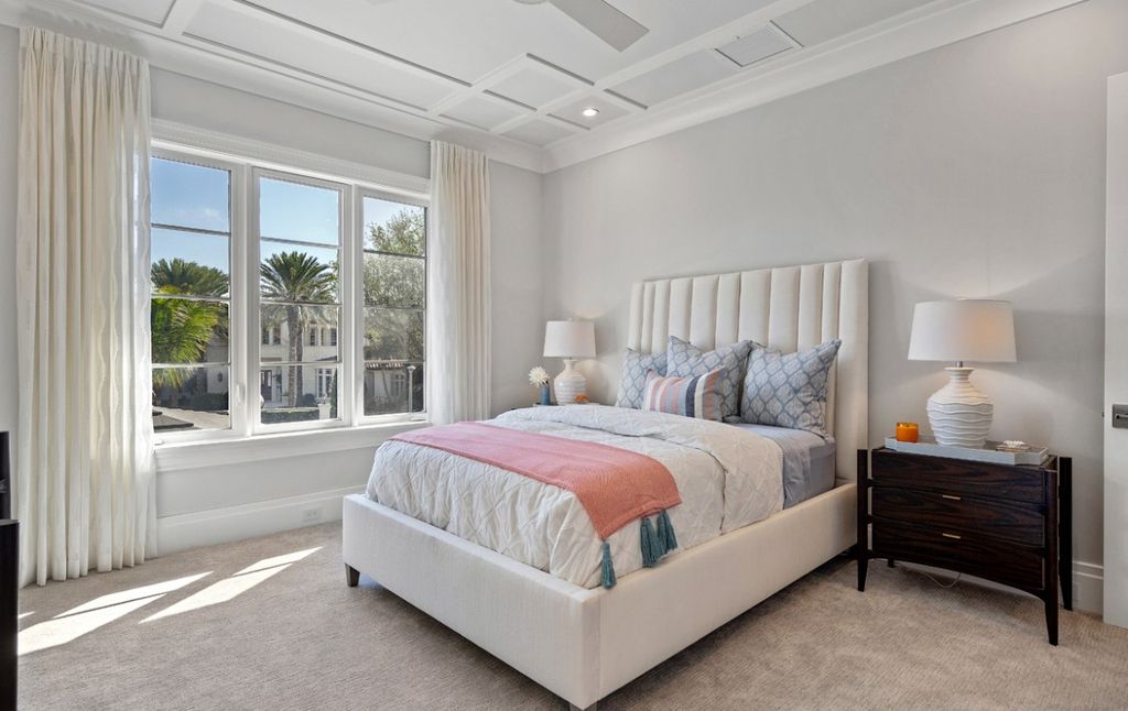 This Magnificent Home in Florida was executed by prestigious Wietsma Lippolis Construction. This home has lavish finishes, attention to detail, and outstanding craftsmanship
