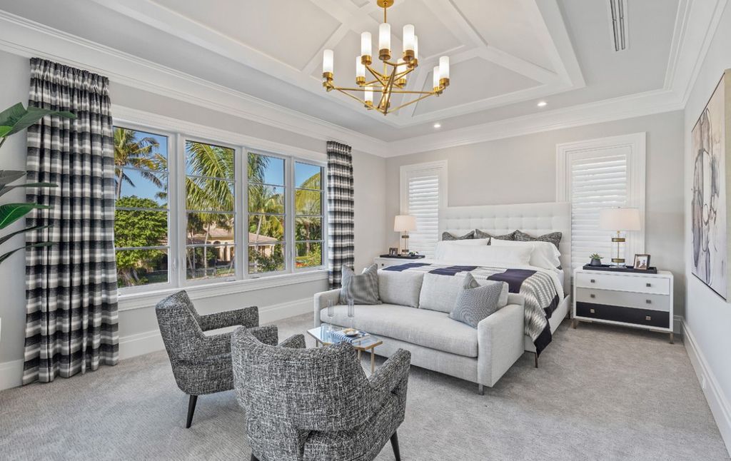 This Magnificent Home in Florida was executed by prestigious Wietsma Lippolis Construction. This home has lavish finishes, attention to detail, and outstanding craftsmanship