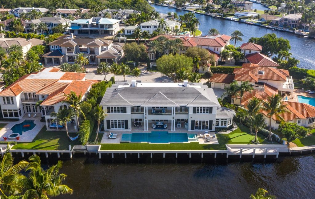 This Magnificent Home in Florida was executed by prestigious Wietsma Lippolis Construction. This home has lavish finishes, attention to detail, and outstanding craftsmanship