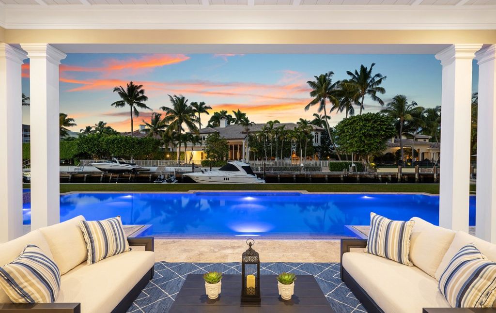 This Magnificent Home in Florida was executed by prestigious Wietsma Lippolis Construction. This home has lavish finishes, attention to detail, and outstanding craftsmanship
