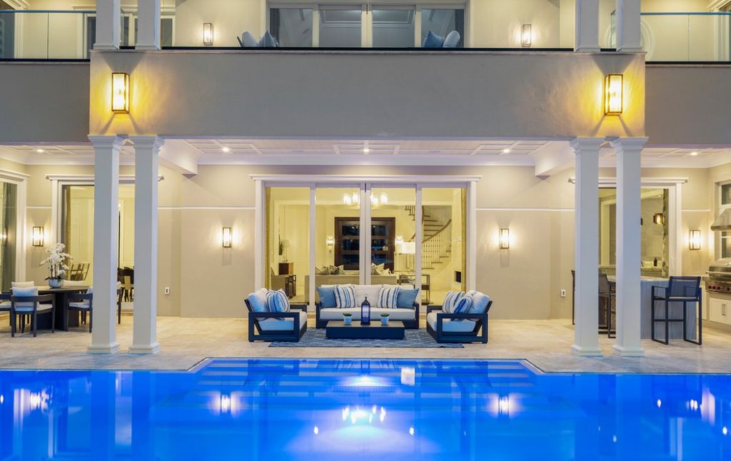 This Magnificent Home in Florida was executed by prestigious Wietsma Lippolis Construction. This home has lavish finishes, attention to detail, and outstanding craftsmanship