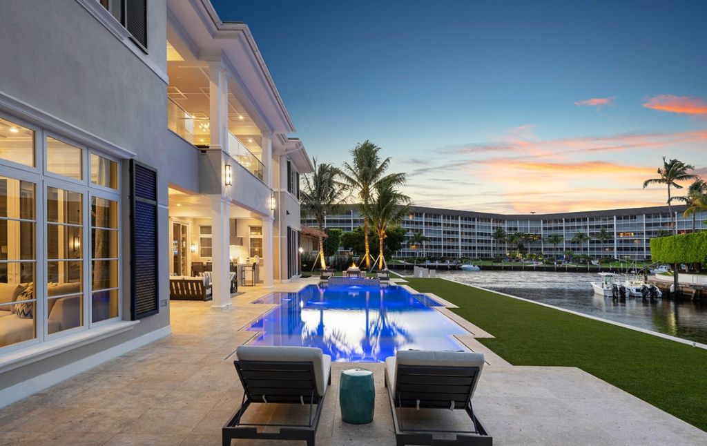 This Magnificent Home in Florida was executed by prestigious Wietsma Lippolis Construction. This home has lavish finishes, attention to detail, and outstanding craftsmanship