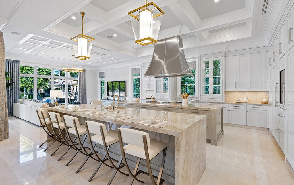 This Magnificent Home in Florida was executed by prestigious Wietsma Lippolis Construction. This home has lavish finishes, attention to detail, and outstanding craftsmanship