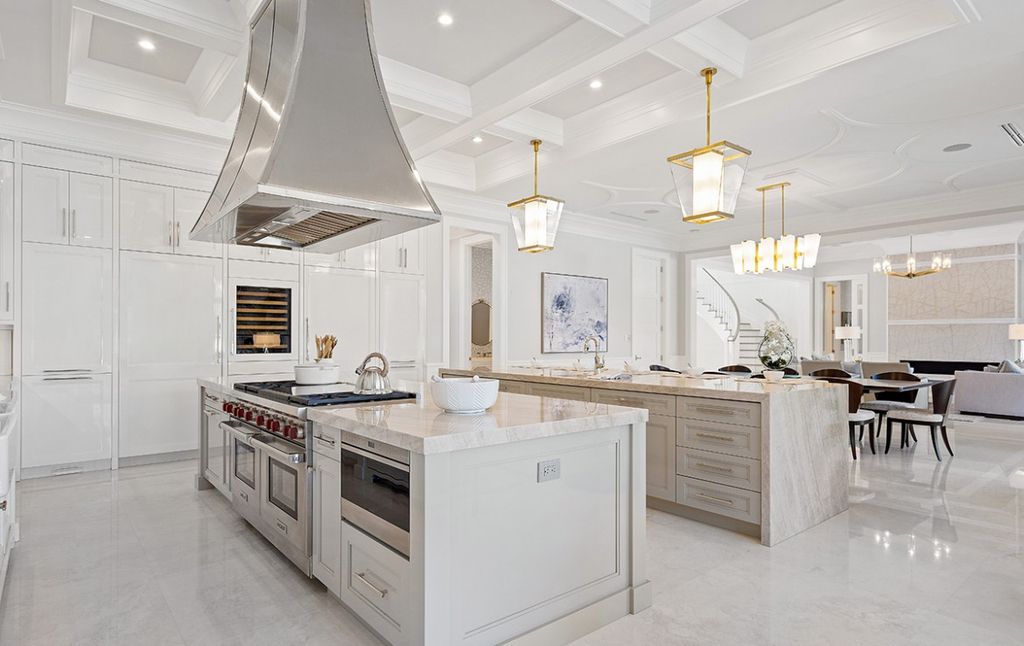 This Magnificent Home in Florida was executed by prestigious Wietsma Lippolis Construction. This home has lavish finishes, attention to detail, and outstanding craftsmanship