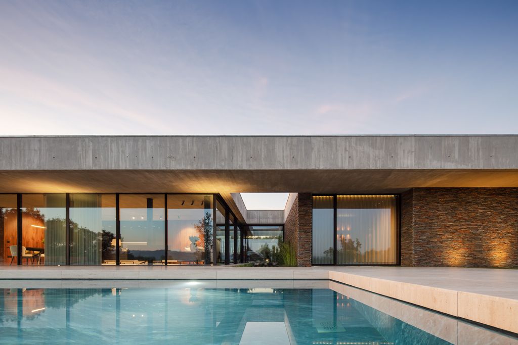 Cork Trees House by Trama Arquitetos a Raw concrete floats over Horizon 16