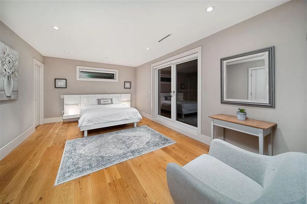 The Fabulous Home in West Vancouver has superb quality & the finest workmanship by Vela Designs now available for sale. This home located at 1010 Wildwood Ln, West Vancouver, BC V7S 2H8, Canada