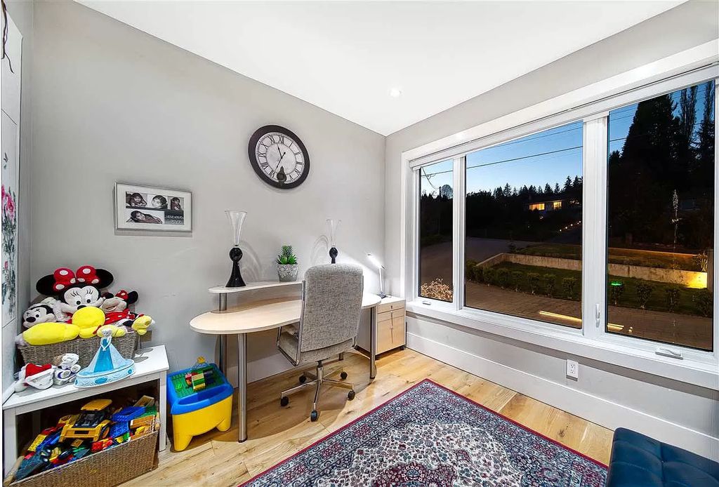 The Fabulous Home in West Vancouver has superb quality & the finest workmanship by Vela Designs now available for sale. This home located at 1010 Wildwood Ln, West Vancouver, BC V7S 2H8, Canada