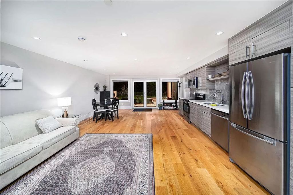 The Fabulous Home in West Vancouver has superb quality & the finest workmanship by Vela Designs now available for sale. This home located at 1010 Wildwood Ln, West Vancouver, BC V7S 2H8, Canada