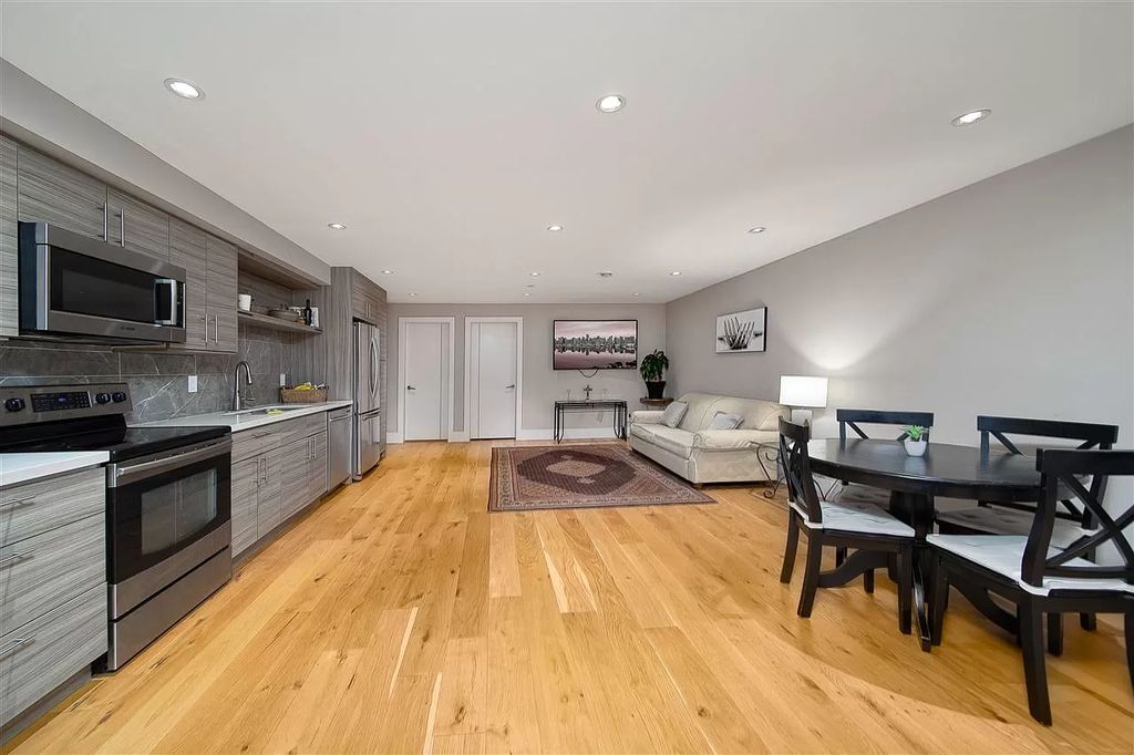 The Fabulous Home in West Vancouver has superb quality & the finest workmanship by Vela Designs now available for sale. This home located at 1010 Wildwood Ln, West Vancouver, BC V7S 2H8, Canada