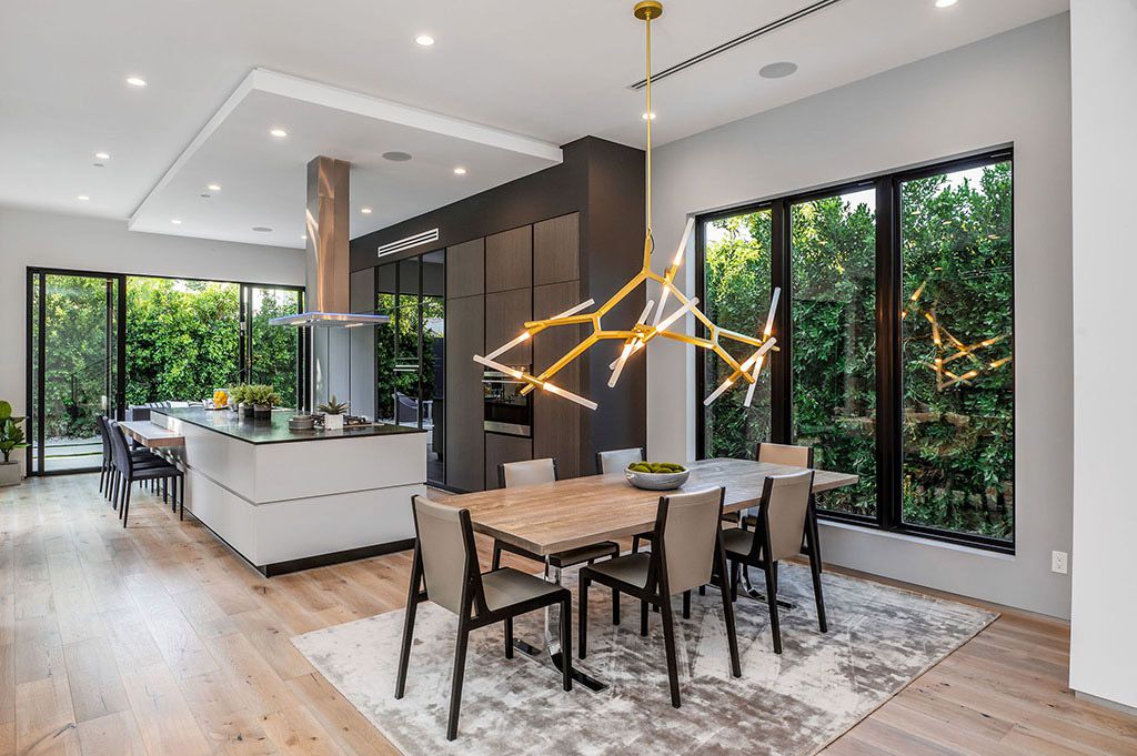 This Flawless Modern Home in Studio City was built and designed by the famous Arzuman Brothers. The house is seamlessly blending exquisite design, and an impeccable choice of quality materials as well as embracing the security and convenience of today’s most up-to-date technology