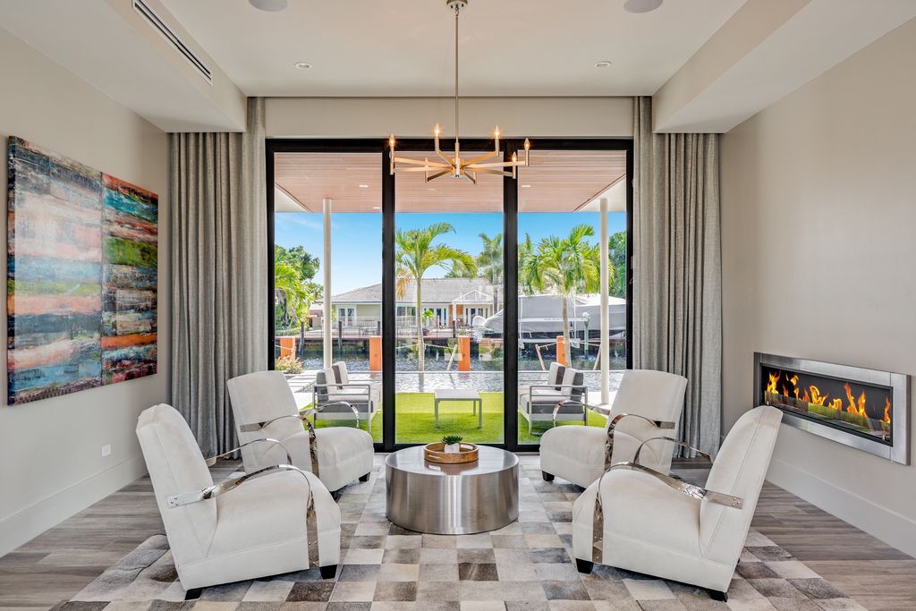 This Fort Lauderdale House in Florida was executed by legendary Ark Residential Corp. The property is the perfect mix between the mid-century modern design and some modern flair