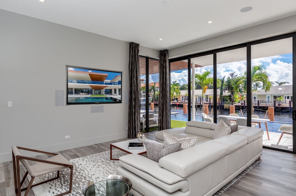 This Fort Lauderdale House in Florida was executed by legendary Ark Residential Corp. The property is the perfect mix between the mid-century modern design and some modern flair