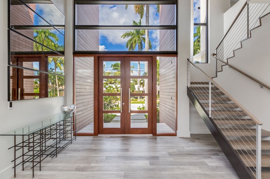 This Fort Lauderdale House in Florida was executed by legendary Ark Residential Corp. The property is the perfect mix between the mid-century modern design and some modern flair