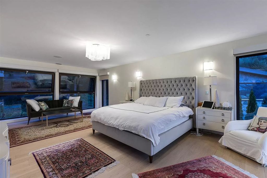 The Gorgeous House in West Vancouver is an ultra-luxurious now available for sale. This home located at 625 Saint Andrews Rd, West Vancouver, BC V7S 1V5, Canada