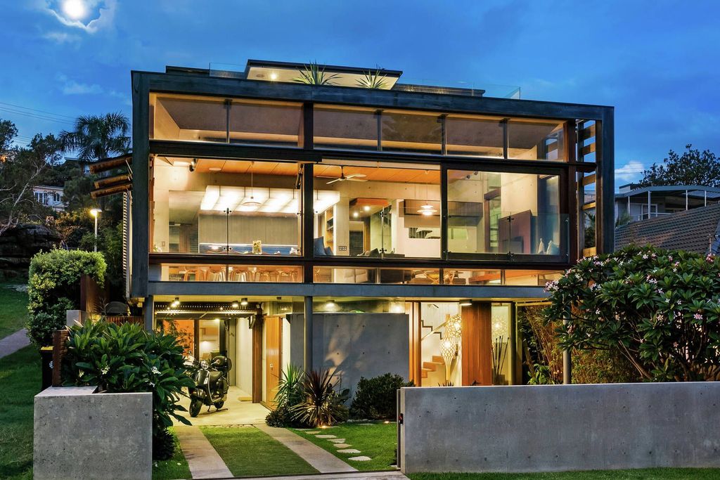 High end beachside home by Brewster Hjorth in New South Wales for sale