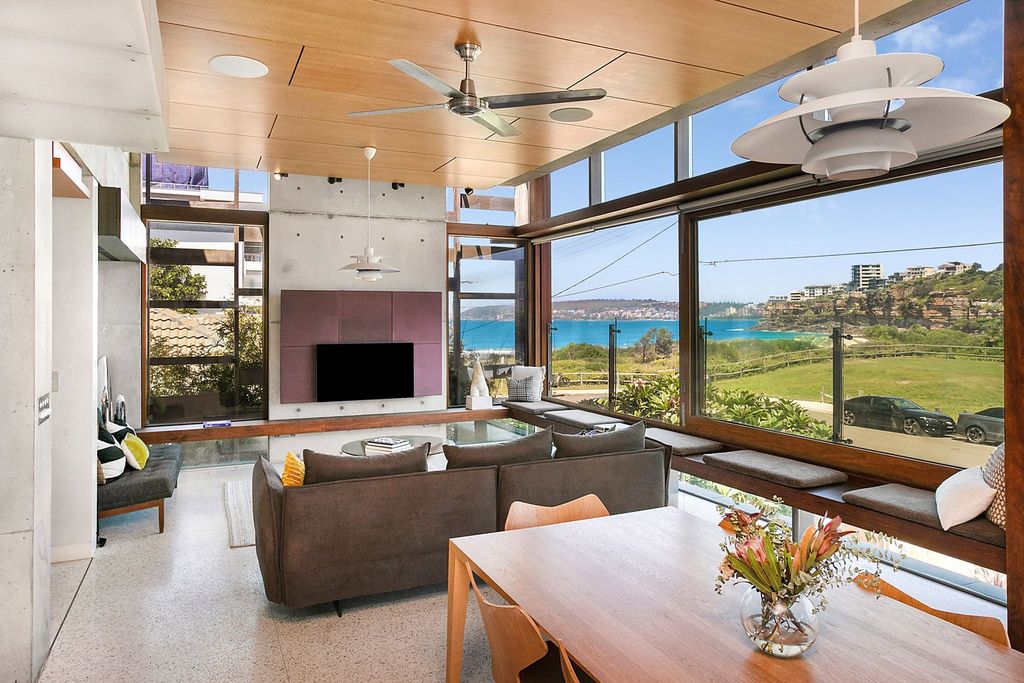 High end beachside home by Brewster Hjorth in New South Wales for sale