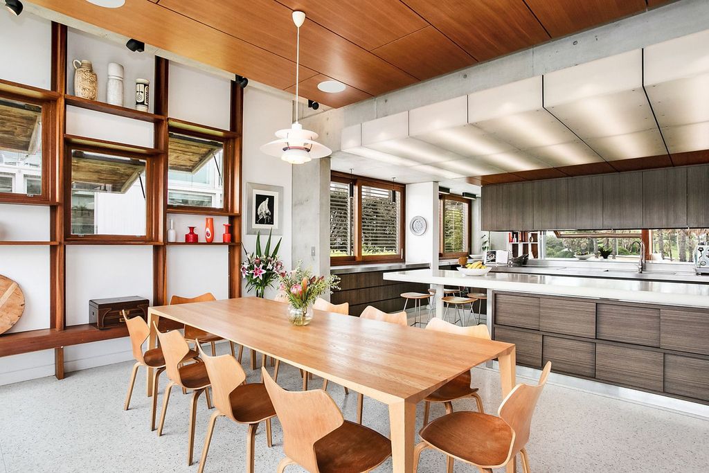 High end beachside home by Brewster Hjorth in New South Wales for sale