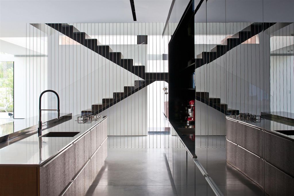 House of Parties Combines Family Life with Entertaining by Pitsou Kedem 8