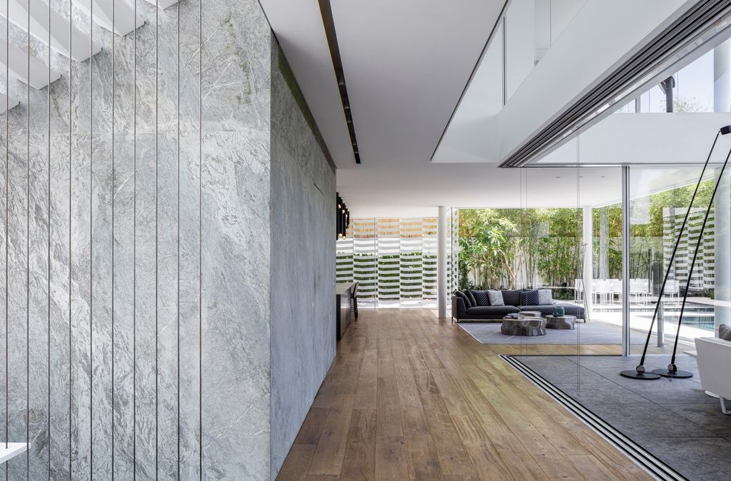 J House with Raised roof Latticed walls Bridge entrance by Pitsou Kedem 10