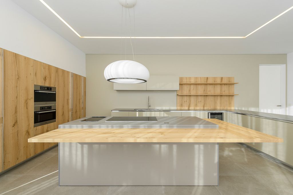 Luxury Sea Front Villa with Spectacular Sea Overlooking by ARQ TAILOR 