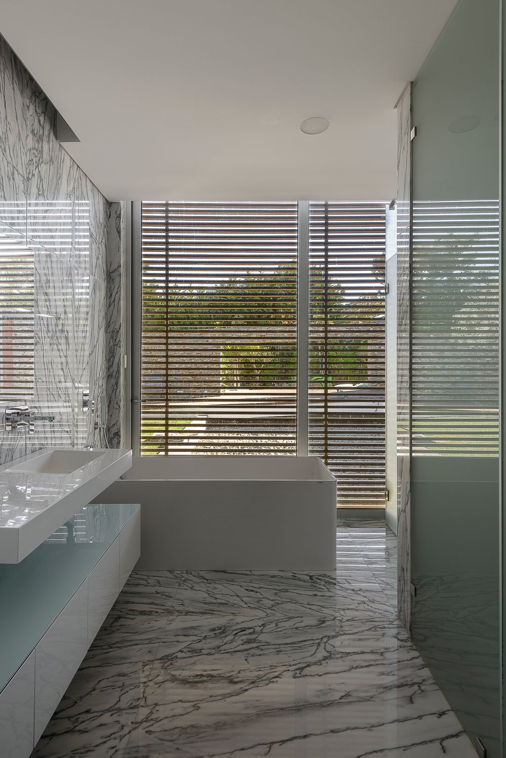 Luxury Sea Front Villa with Spectacular Sea Overlooking by ARQ TAILOR 29 1