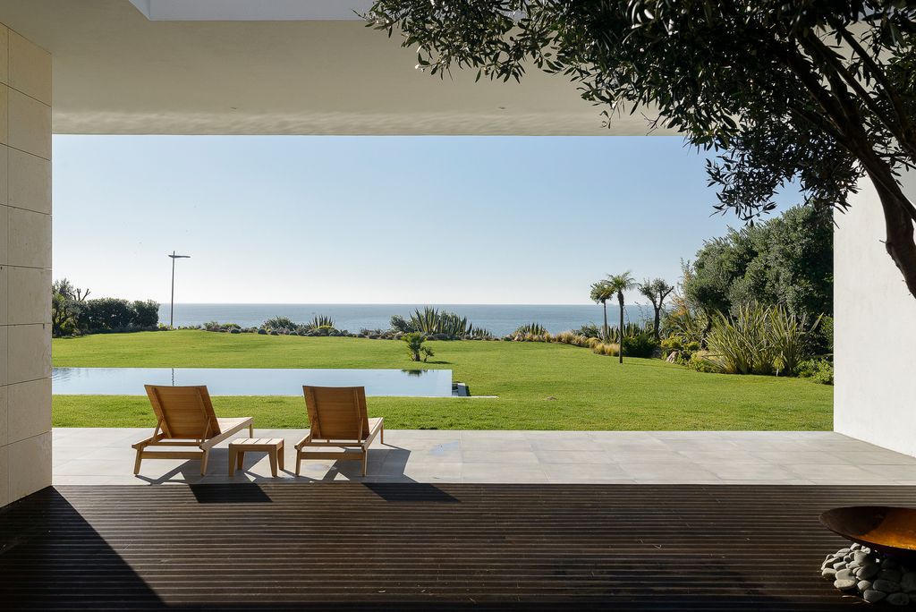 Luxury Sea Front Villa with Spectacular Sea Overlooking by ARQ TAILOR 3