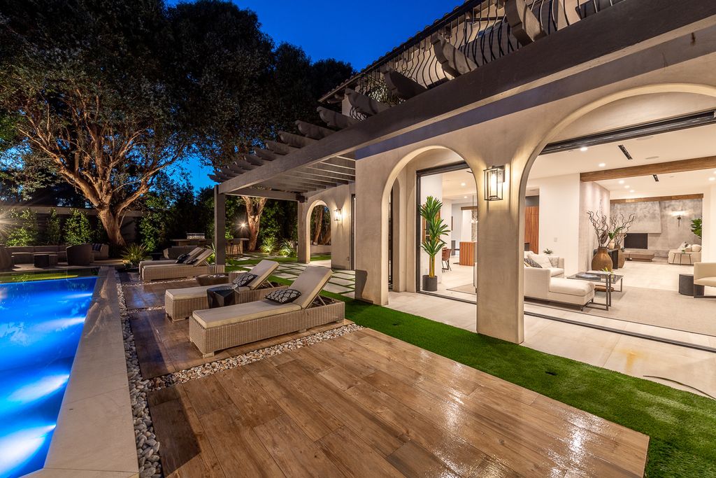 This Marvelous Spanish Contemporary Home in California designed and built by the legendary Arzuman Brothers. This incredible constructed craftsman built-in 2019 consists of 5 bedrooms and 7 bathrooms