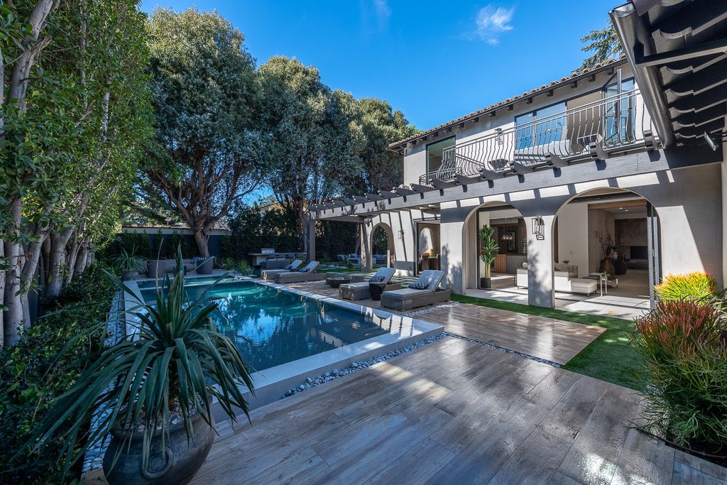 This Marvelous Spanish Contemporary Home in California designed and built by the legendary Arzuman Brothers. This incredible constructed craftsman built-in 2019 consists of 5 bedrooms and 7 bathrooms