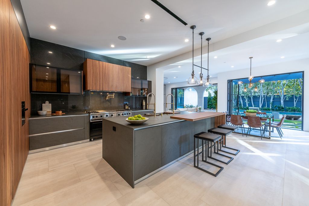 This Marvelous Spanish Contemporary Home in California designed and built by the legendary Arzuman Brothers. This incredible constructed craftsman built-in 2019 consists of 5 bedrooms and 7 bathrooms