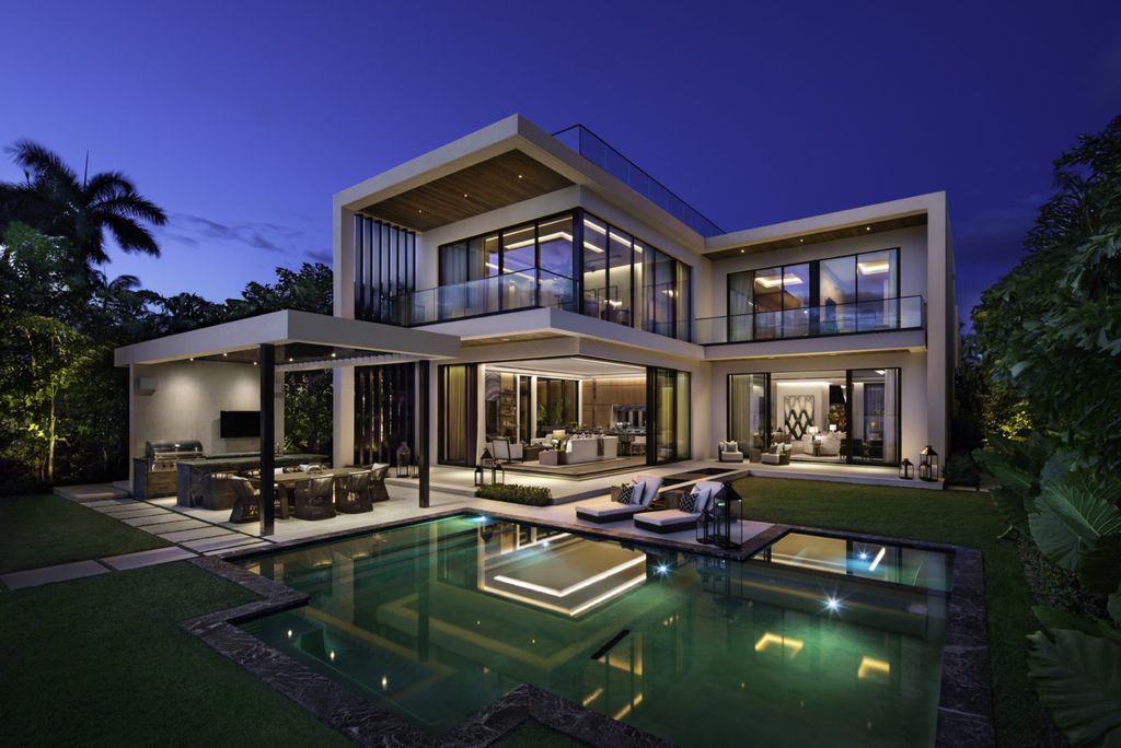 This Miami Home was executed by the prestigious Bart Reines Luxury HomeBuilder. Built to the highest standards, the villa offers a breathtaking sea view, as well as a panoramic view of Miami Downtown