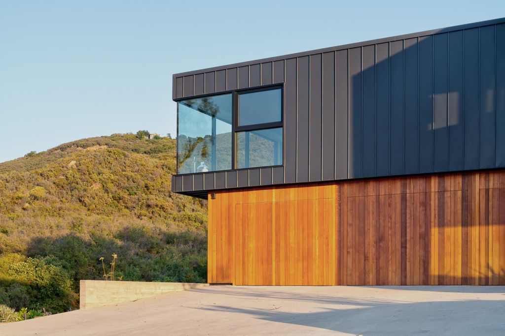 The Modern Home in California is an architectural masterpiece designed and developed by award winning AUX Architecture now available for sale. This home located at 1178 Stunt Rd, Calabasas, California; offering 4 bedrooms and 4 bathrooms with over 4,000 square feet of living spaces.