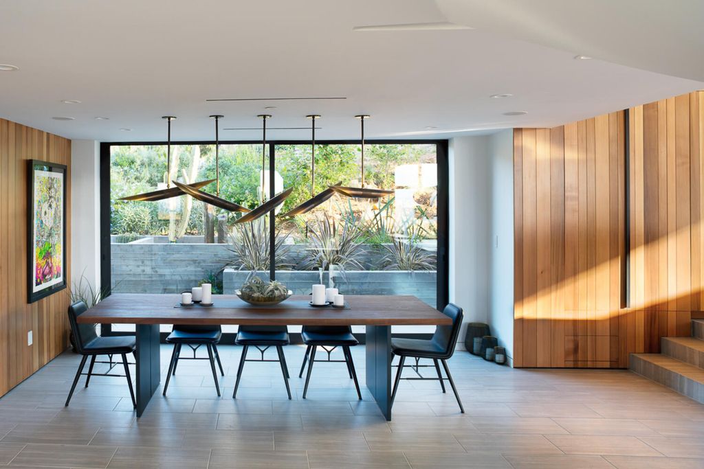 The Modern Home in California is an architectural masterpiece designed and developed by award winning AUX Architecture now available for sale. This home located at 1178 Stunt Rd, Calabasas, California; offering 4 bedrooms and 4 bathrooms with over 4,000 square feet of living spaces.