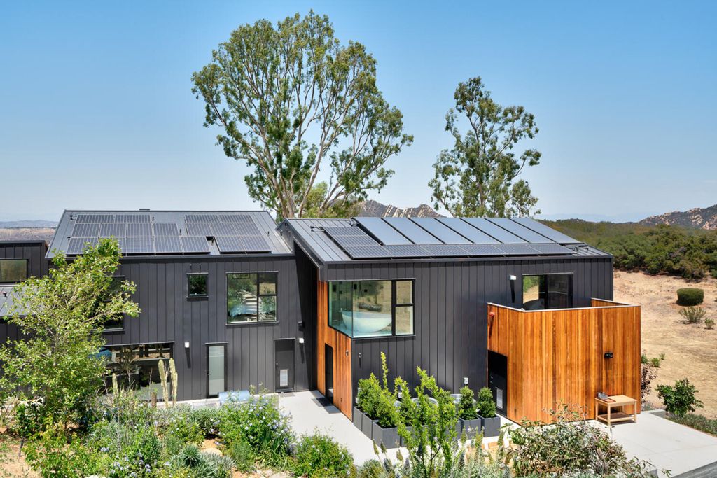 The Modern Home in California is an architectural masterpiece designed and developed by award winning AUX Architecture now available for sale. This home located at 1178 Stunt Rd, Calabasas, California; offering 4 bedrooms and 4 bathrooms with over 4,000 square feet of living spaces.