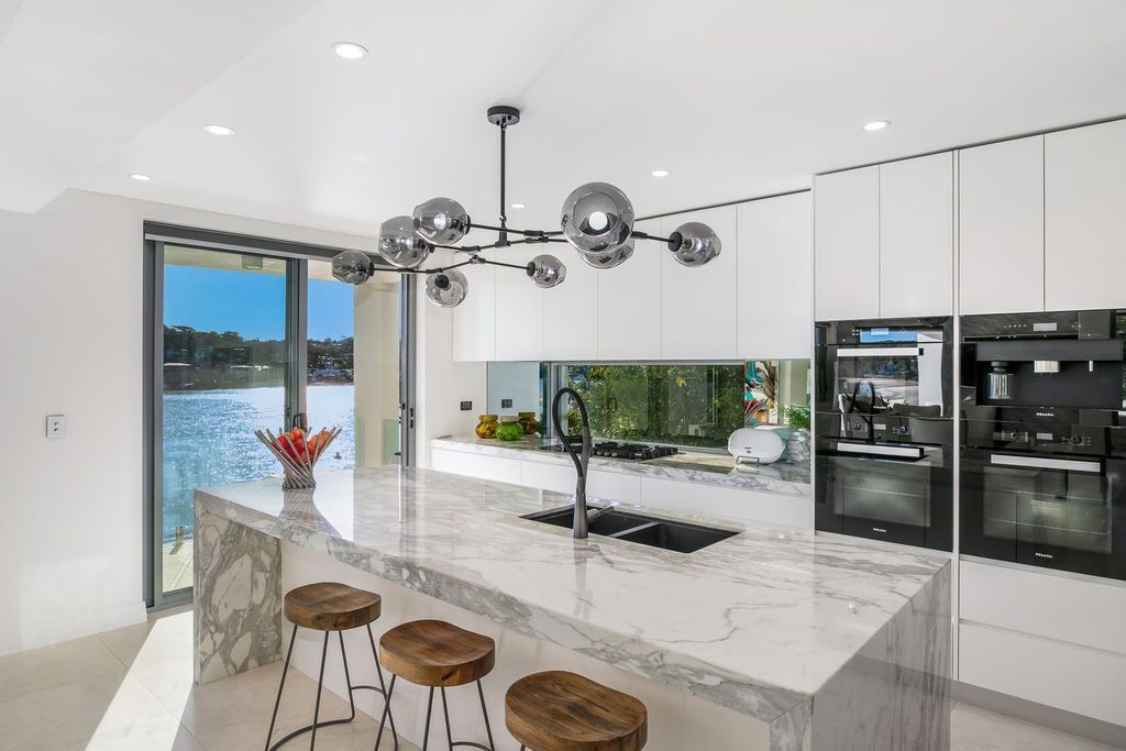  Pinnacle waterfront villa with three sublime levels at New South Wales for auction