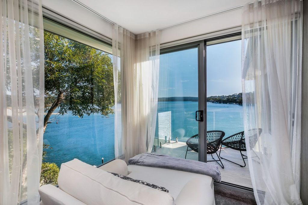  Pinnacle waterfront villa with three sublime levels at New South Wales for auction
