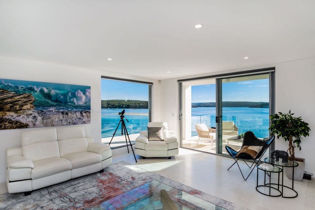  Pinnacle waterfront villa with three sublime levels at New South Wales for auction