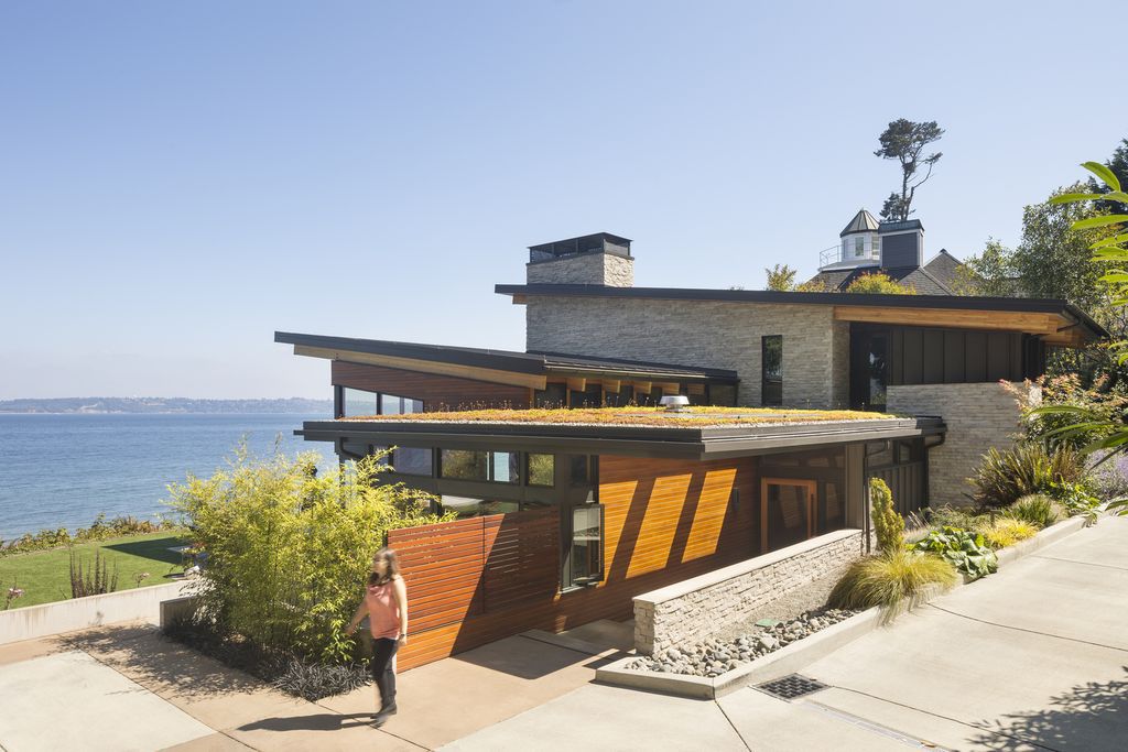 Seaview Escape House Decorated by Charm of the Sea by Coates Design