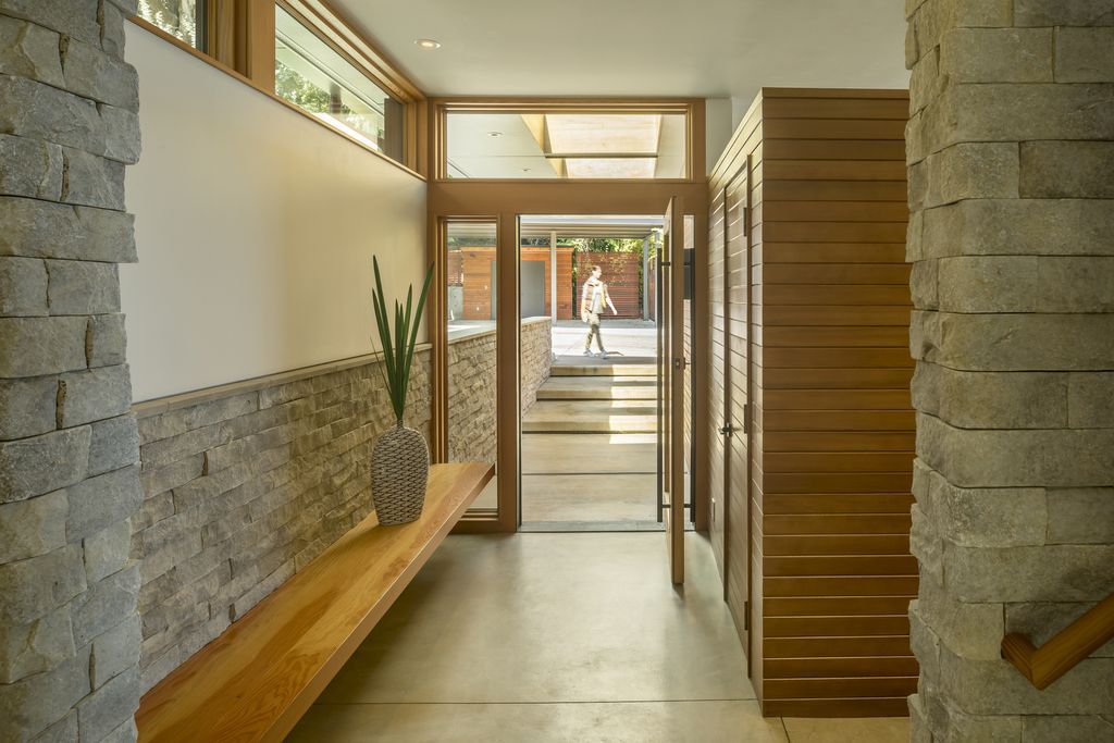 Seaview Escape House Decorated by Charm of the Sea by Coates Design 9