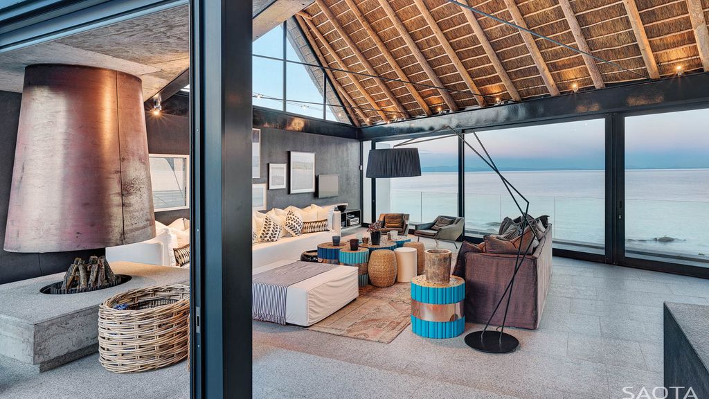 Silver Bay House with Stunning Ocean views in South Afica by SAOTA