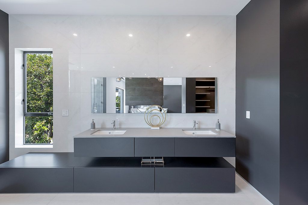 This Studio City Homes, an Architectural Tour De Force was executed and designed by the famed Arzuman Brothers. Situated at the ultimate privacy surrounding green trees and bushed, the over 6,500 sqft luxury home was built in 2018