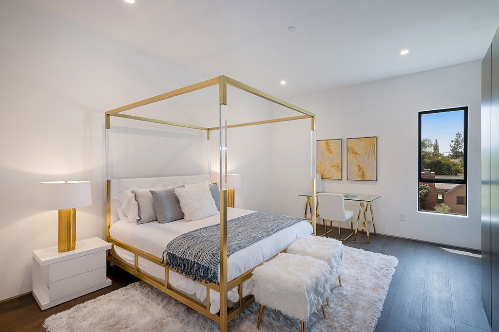 This Studio City Homes, an Architectural Tour De Force was executed and designed by the famed Arzuman Brothers. Situated at the ultimate privacy surrounding green trees and bushed, the over 6,500 sqft luxury home was built in 2018