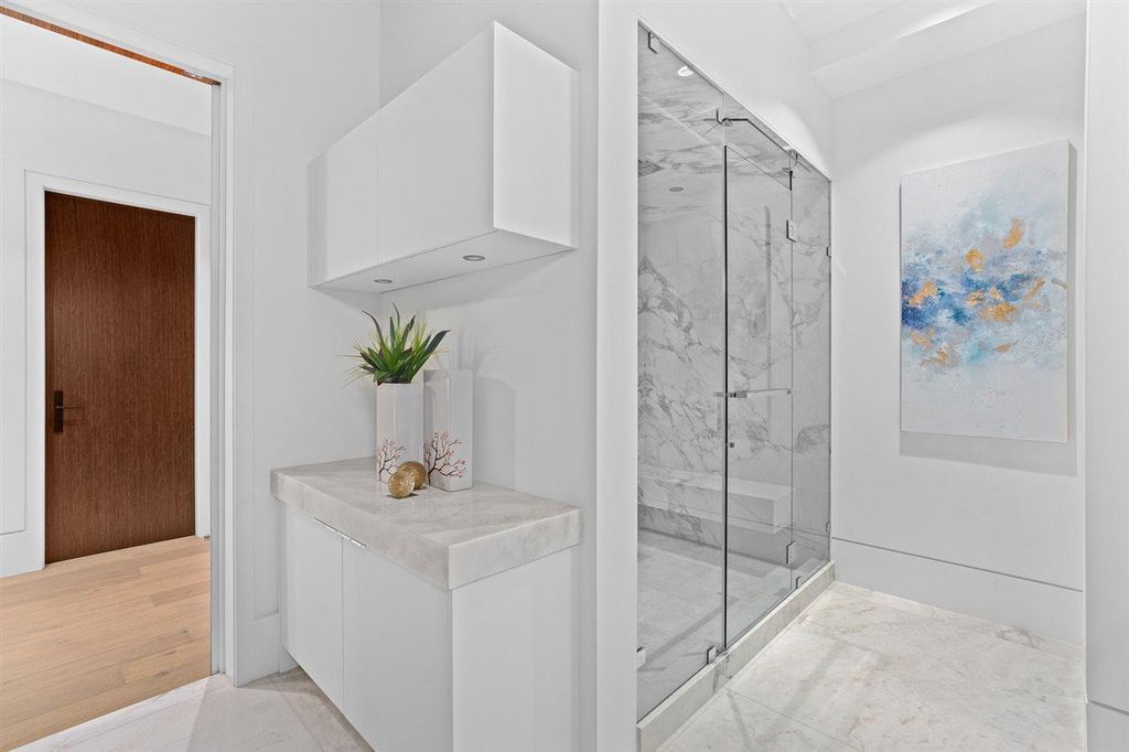 The Sumptuous West Vancouver Villa offers the absolute best panoramic view of Lion Gate Bridge, Downtown & Stanley Park now available for sale. This home located at 1430 Bramwell Rd, West Vancouver, BC V7S 2N9, Canada