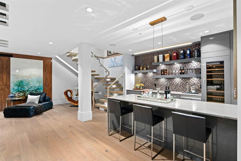 The Sumptuous West Vancouver Villa offers the absolute best panoramic view of Lion Gate Bridge, Downtown & Stanley Park now available for sale. This home located at 1430 Bramwell Rd, West Vancouver, BC V7S 2N9, Canada